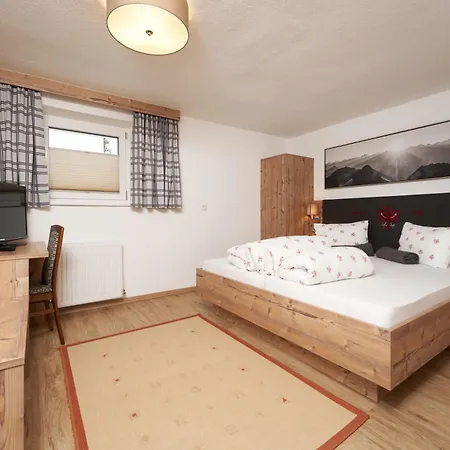 Sunnhaeusl מלון דירות זולדן