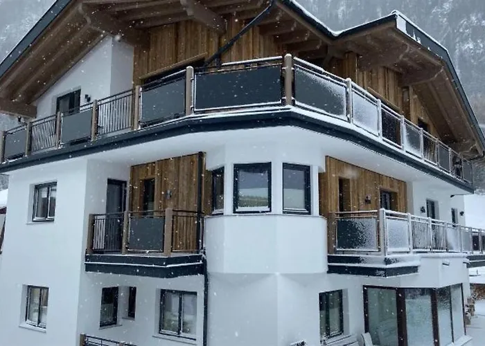 Sunnhaeusl Lägenhetshotell 3*